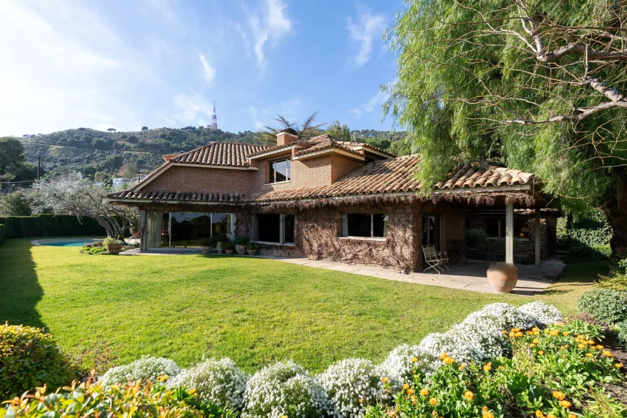 Villa dans la Zona Alta, Espagne, 678 m² - image 2