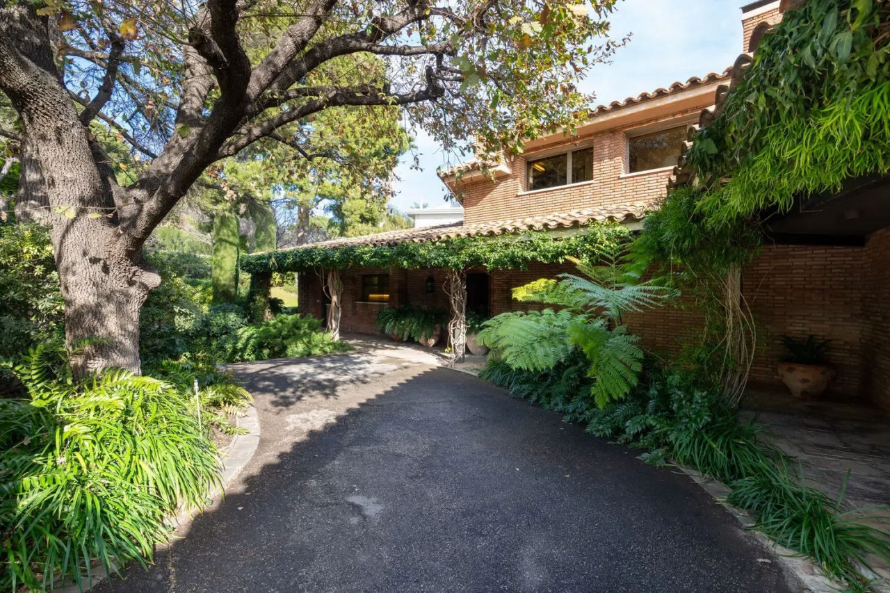 Villa dans la Zona Alta, Espagne, 678 m² - image 3