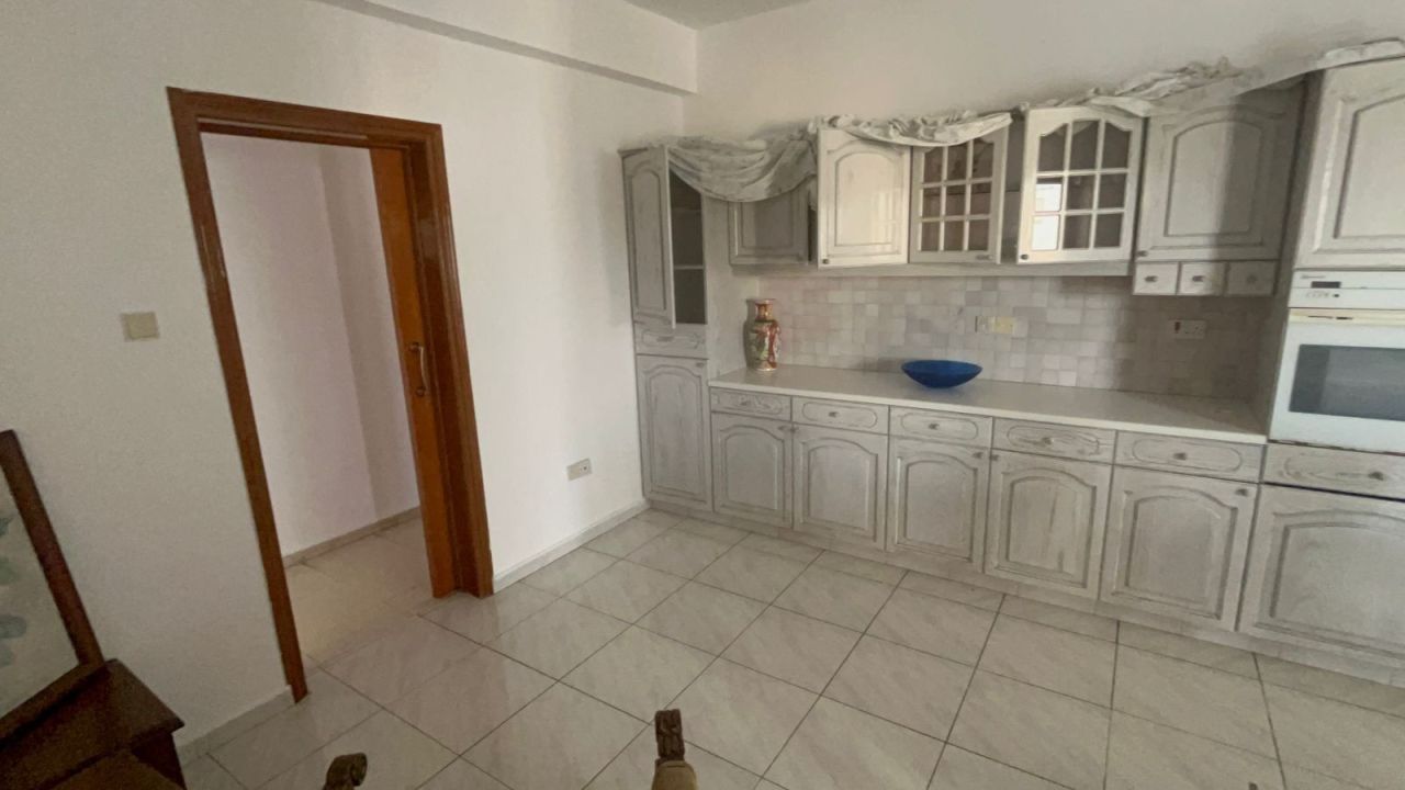 Apartment in Limassol, Cyprus - picture 7