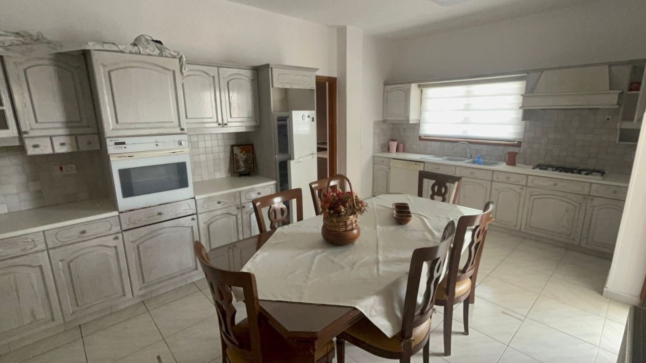 Apartment in Limassol, Cyprus - picture 8