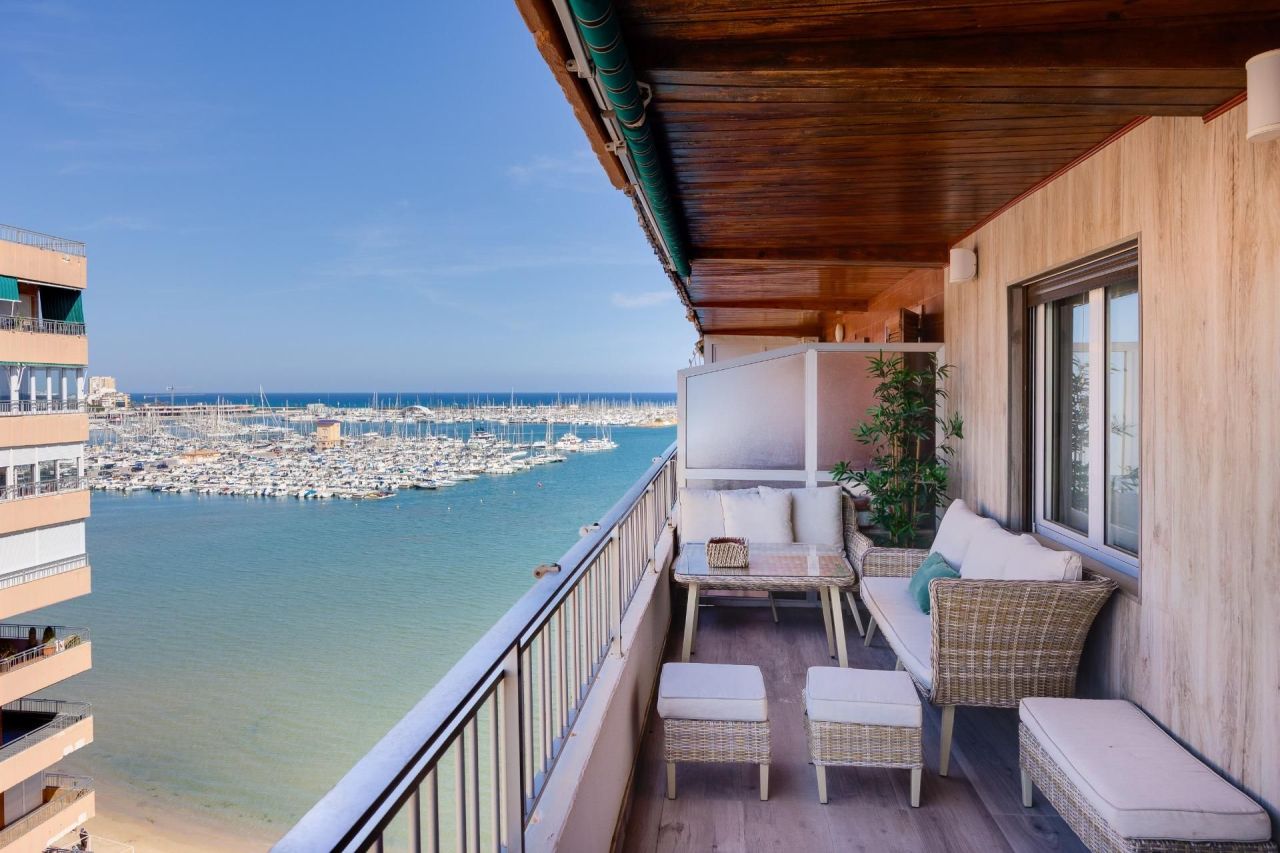 Appartement à Torrevieja, Espagne, 90 m² - image 1