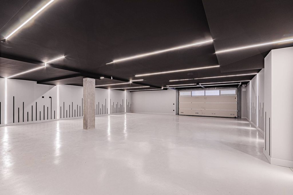 Haus in Barcelona, Spanien, 1 216 m² - Foto 18