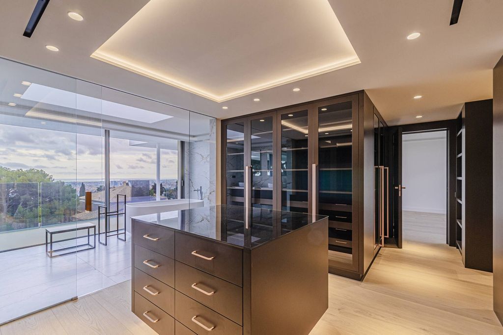 Haus in Barcelona, Spanien, 1 216 m² - Foto 17