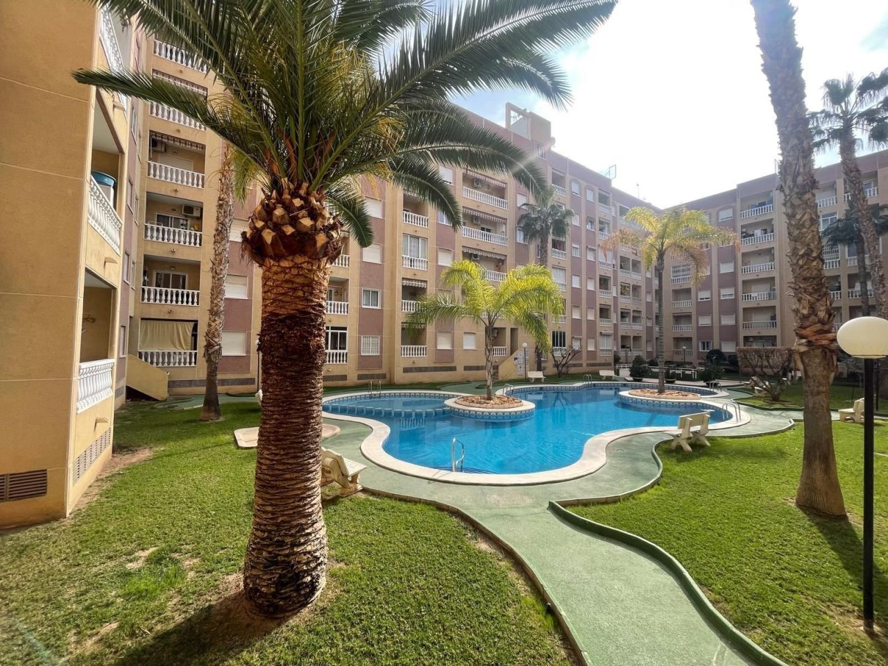 Piso en Torrevieja, España, 55 m² - imagen 1