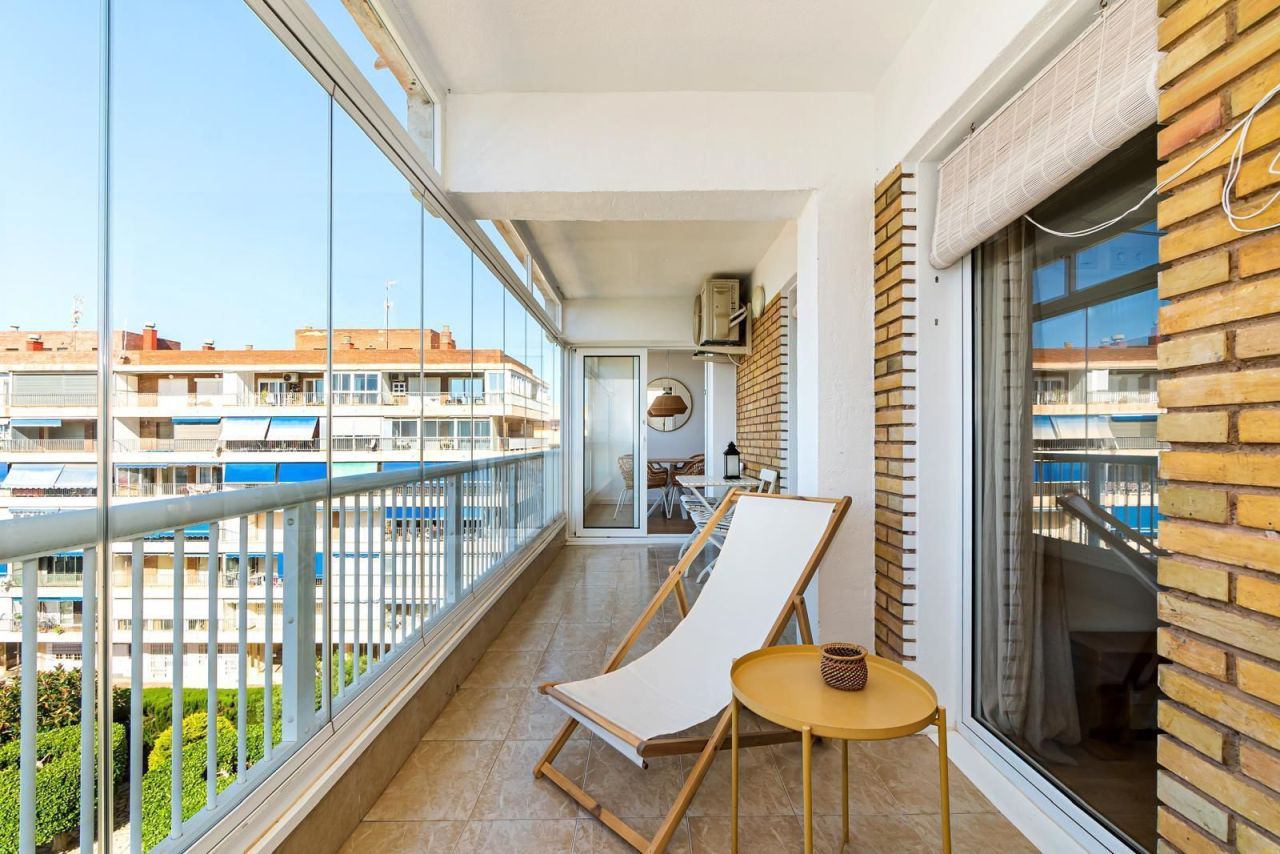 Apartment in Torrevieja, Spain, 77 m² - picture 1