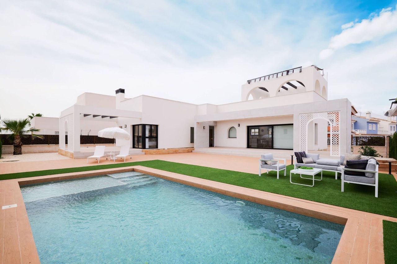 Villa in Ciudad Quesada, Spanien, 205 m² - Foto 1