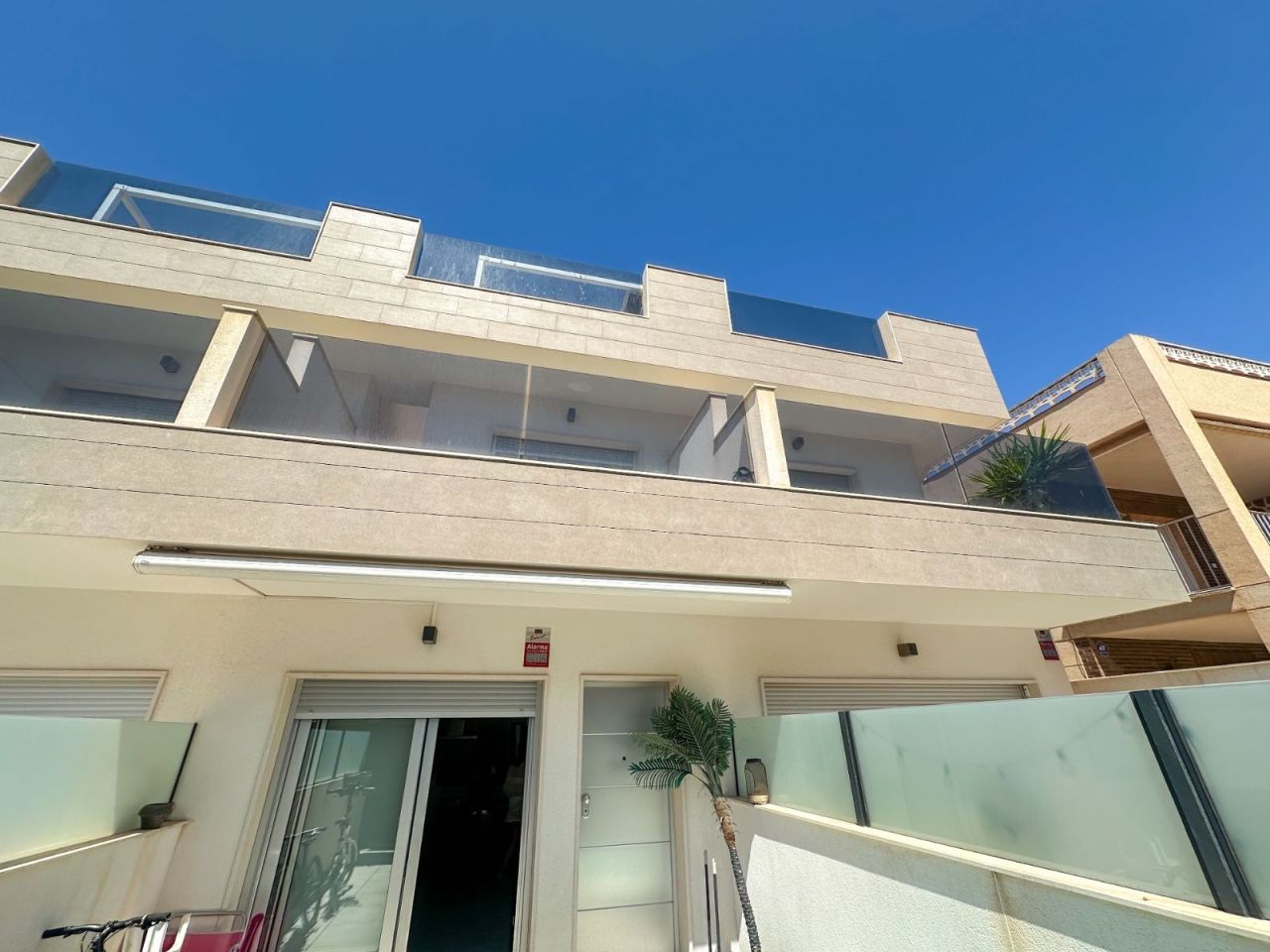 Chalet in Torre de la Horadada, Spanien, 110 m² - Foto 1