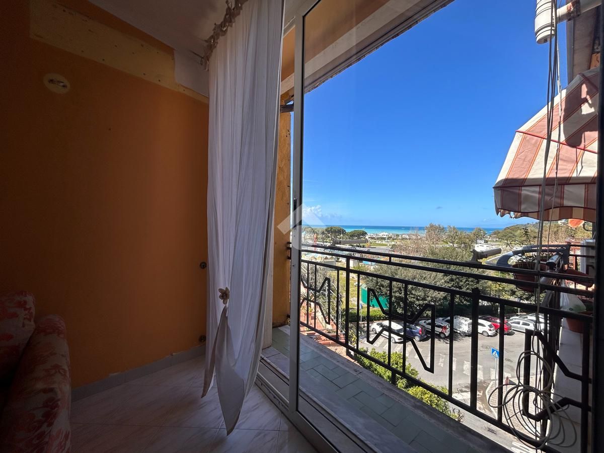 Piso en Scalea, Italia, 76 m² - imagen 1