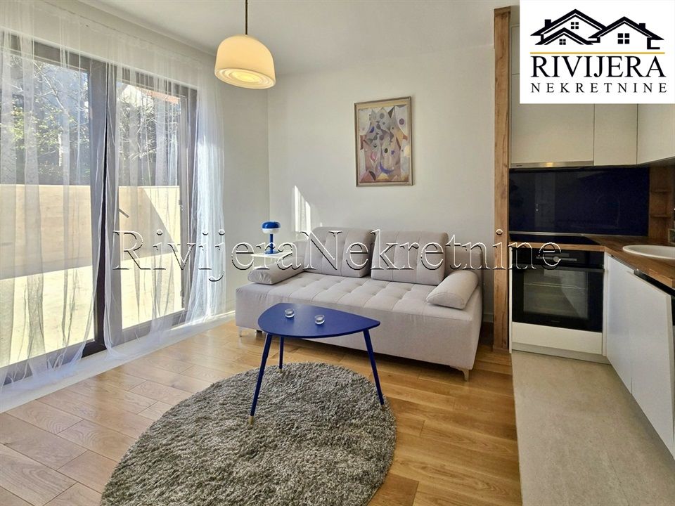 Appartement à Tivat, Monténégro, 27 m² - image 1