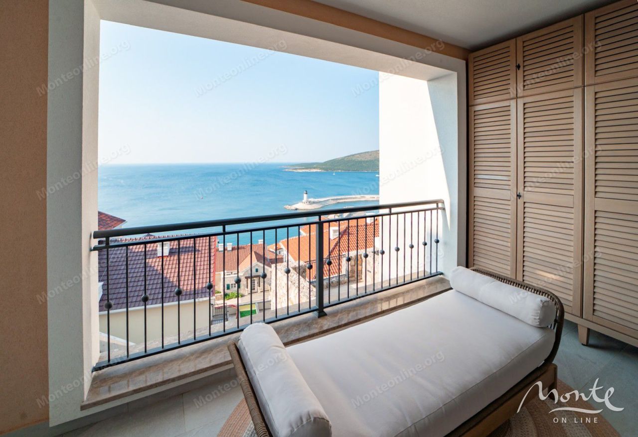 Flat in Tivat, Montenegro, 77 m² - picture 1
