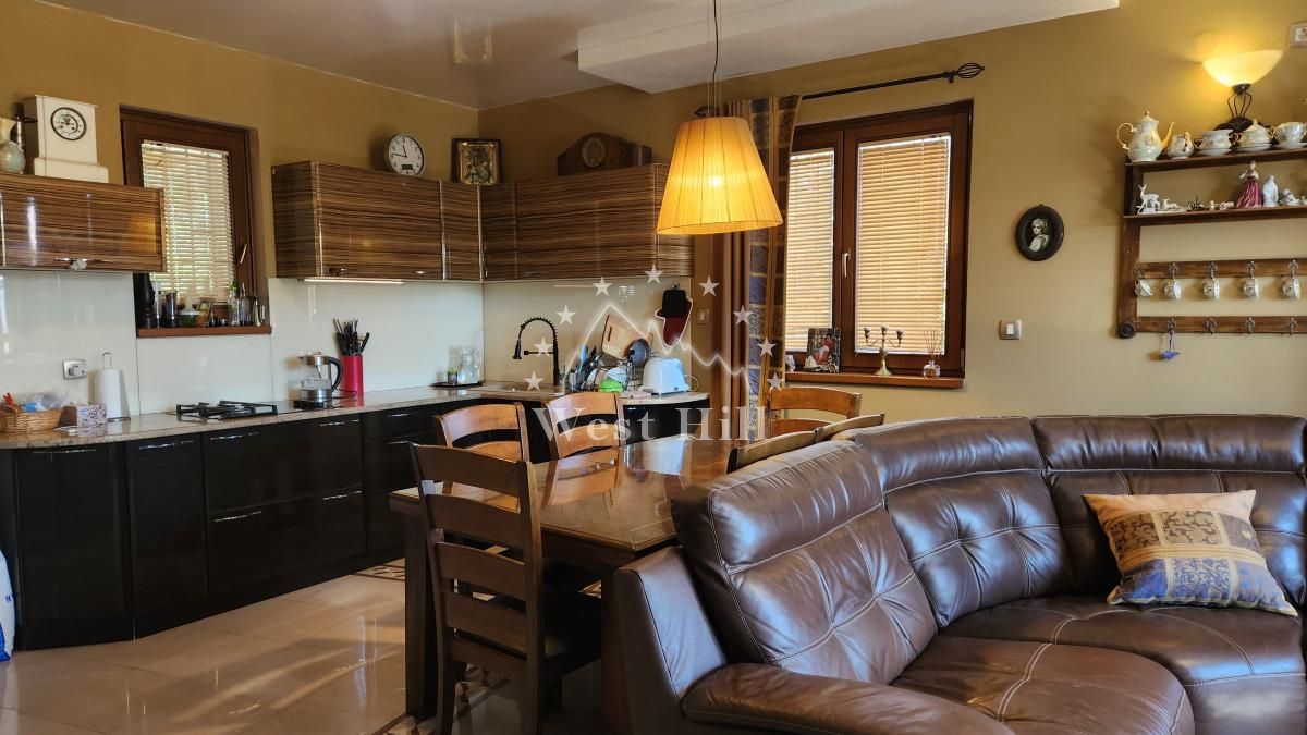 Maison à Bijela, Monténégro, 250 m² - image 1