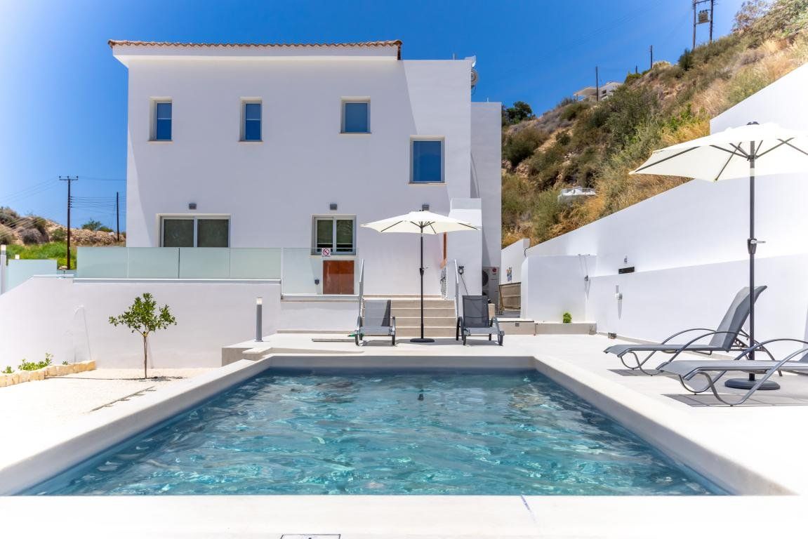 Maison à Kissonerga, Chypre, 208 m² - image 1