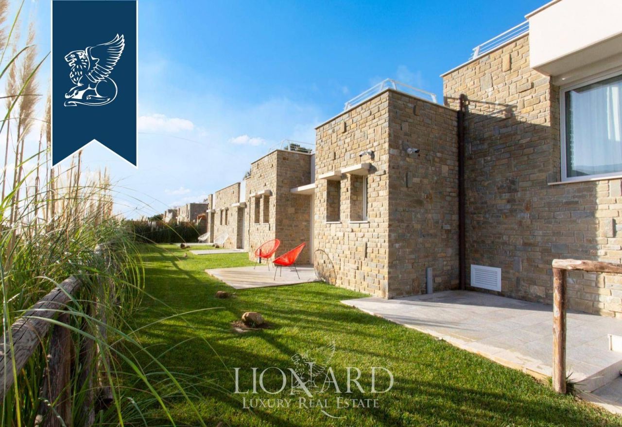 Villa in Castiglione della Pescaia, Italy, 350 m² - picture 6