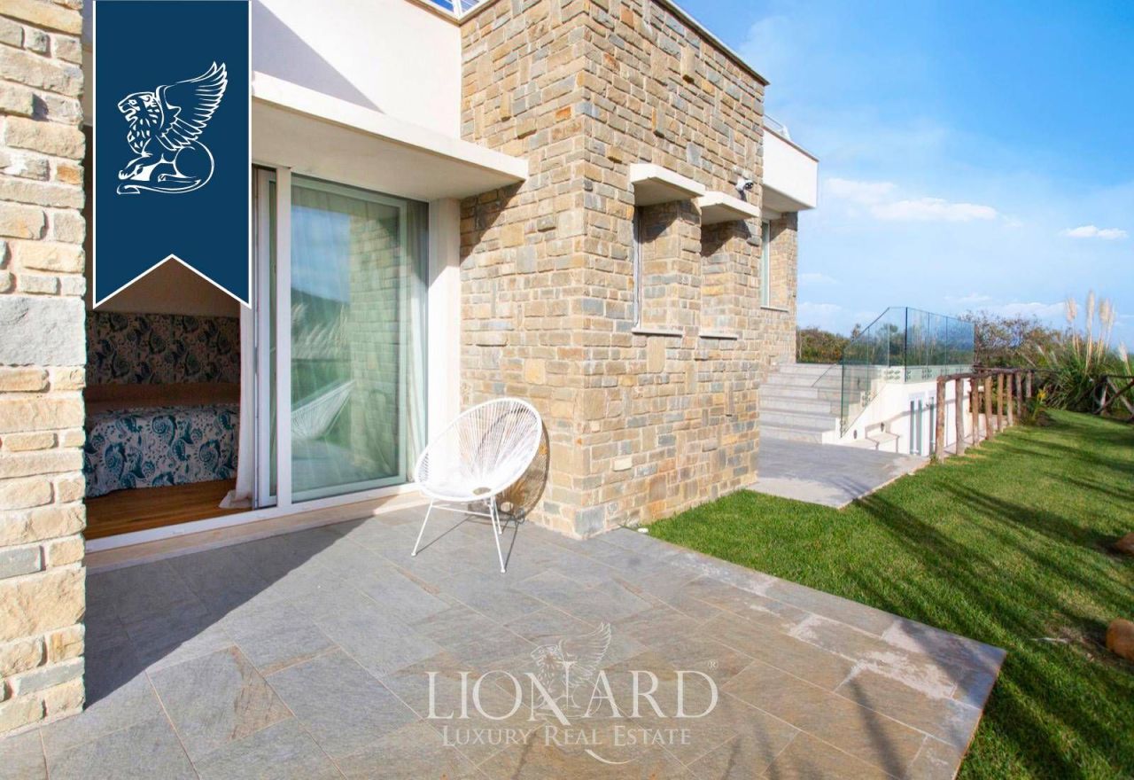 Villa in Castiglione della Pescaia, Italy, 350 m² - picture 12