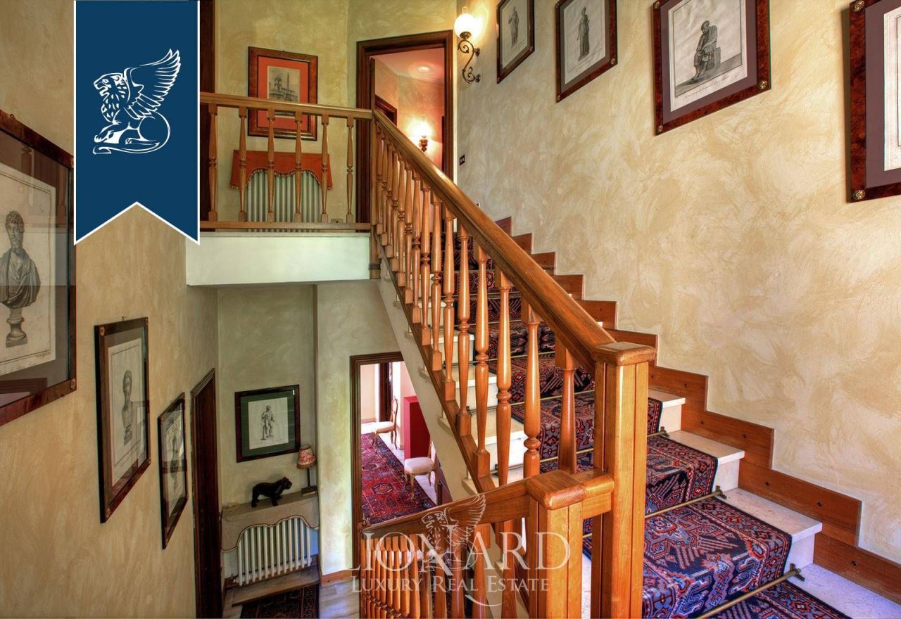 Villa en Lecco, Italia, 900 m² - imagen 19