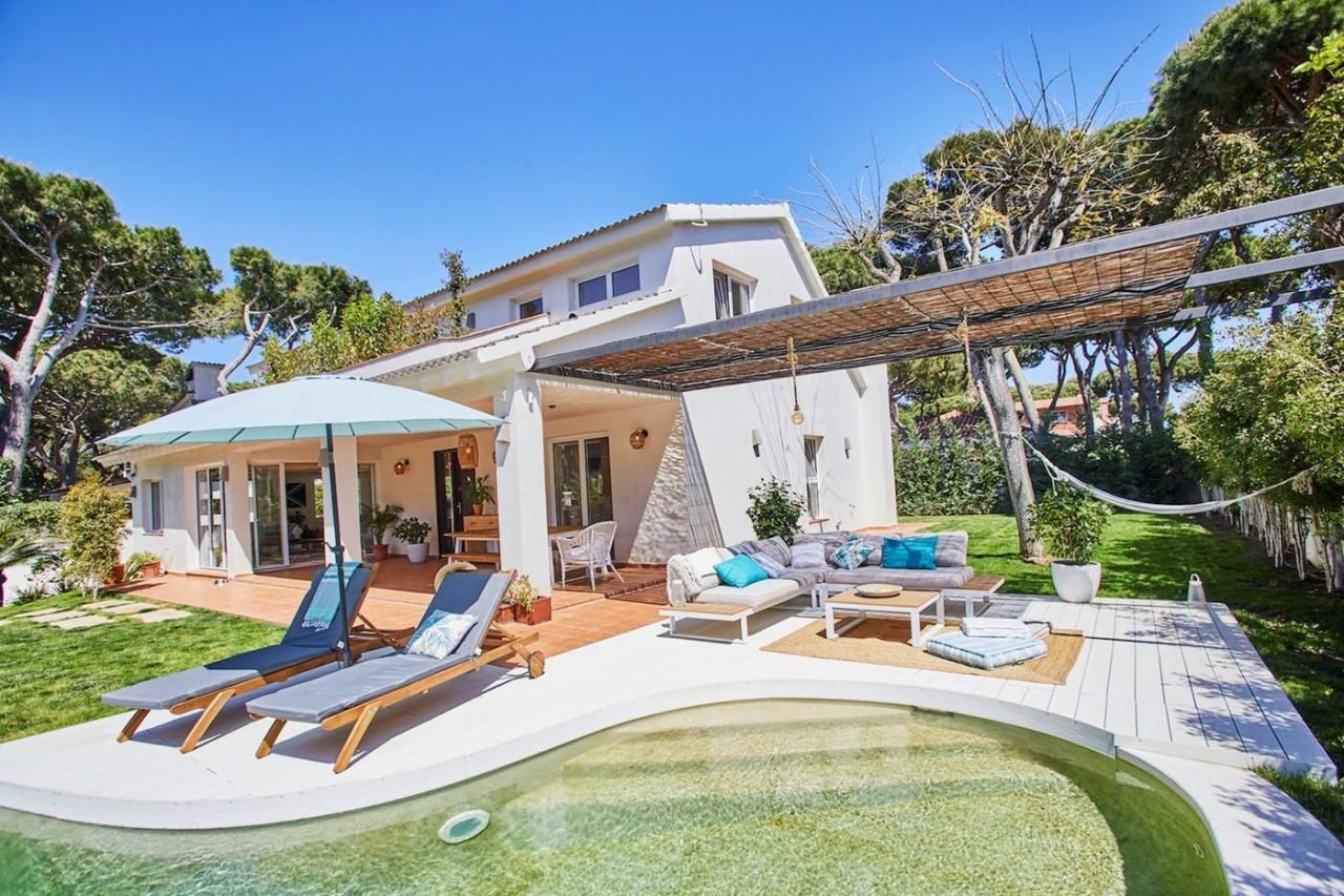 House in Castelldefels, Spain, 491 m² - picture 1