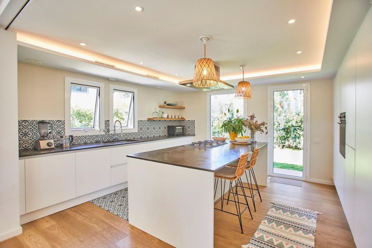 House in Castelldefels, Spain, 491 m² - picture 19