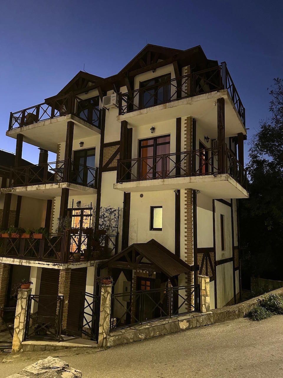 Casa a Becici, Montenegro, 297 m² - foto 1