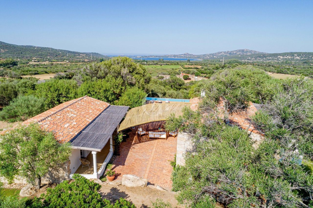 Villa en Arzachena, Italia, 200 m² - imagen 6