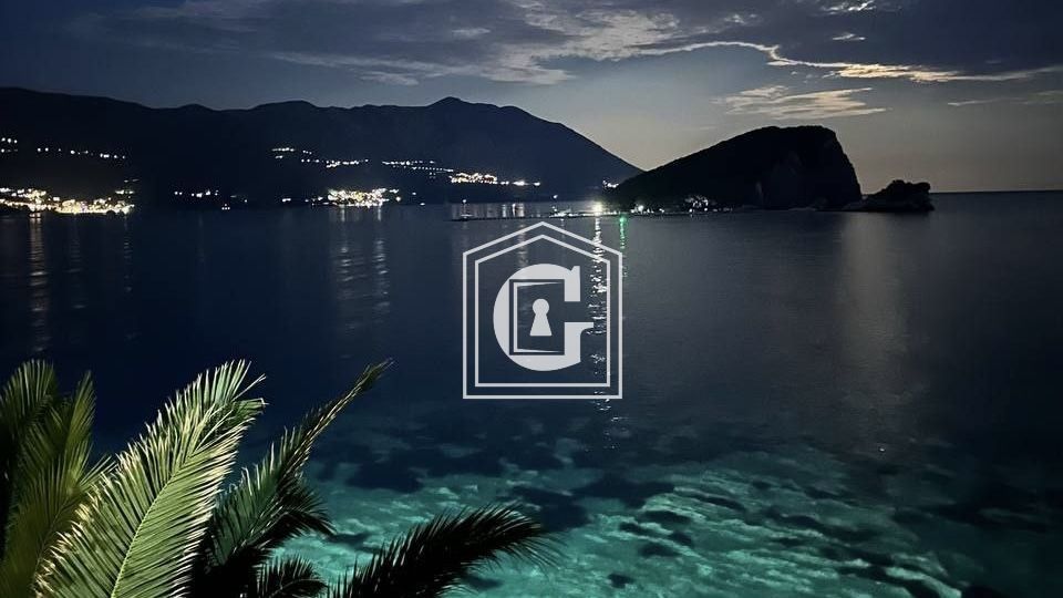 Piso en Budva, Montenegro, 45 m² - imagen 1