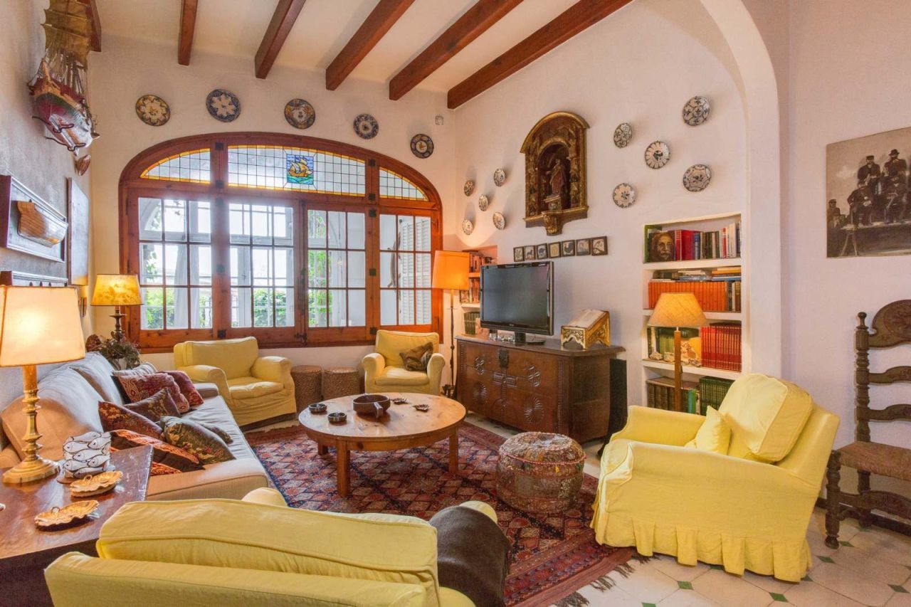 Hotel en Cadaques, España, 557 m² - imagen 1