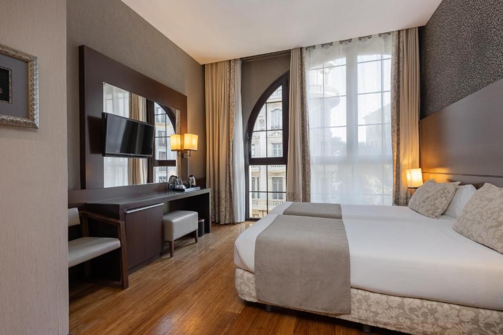 Hotel in Barcelona, Spain, 4 736 m² - picture 1