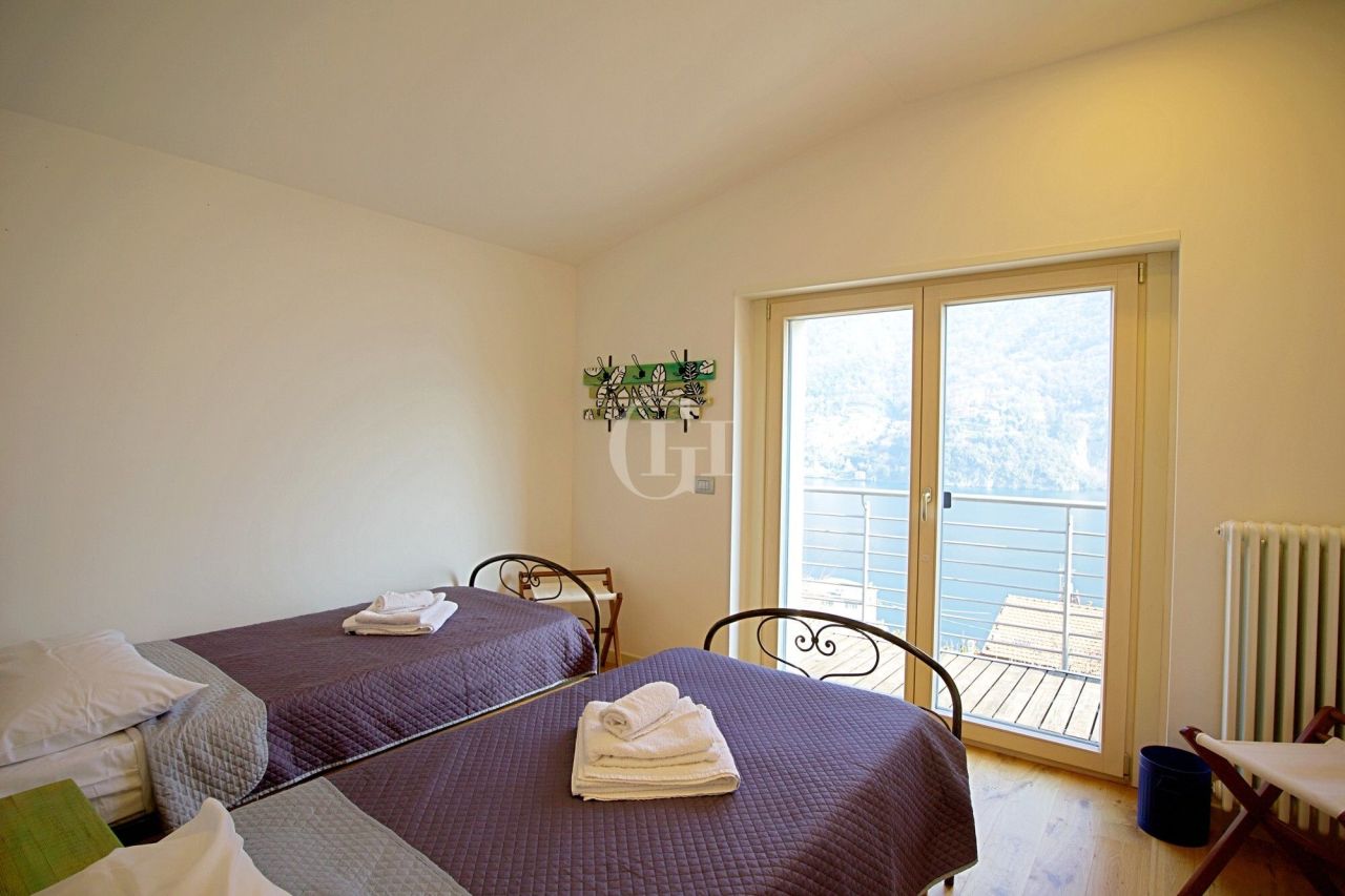 Villa on Lake Como, Italy, 260 m² - picture 11