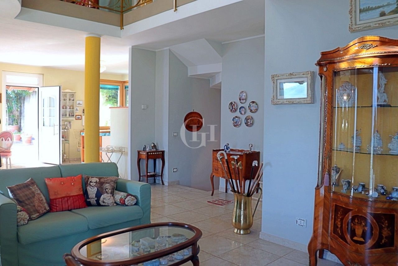 Villa por Lago de Como, Italia, 450 m² - imagen 10