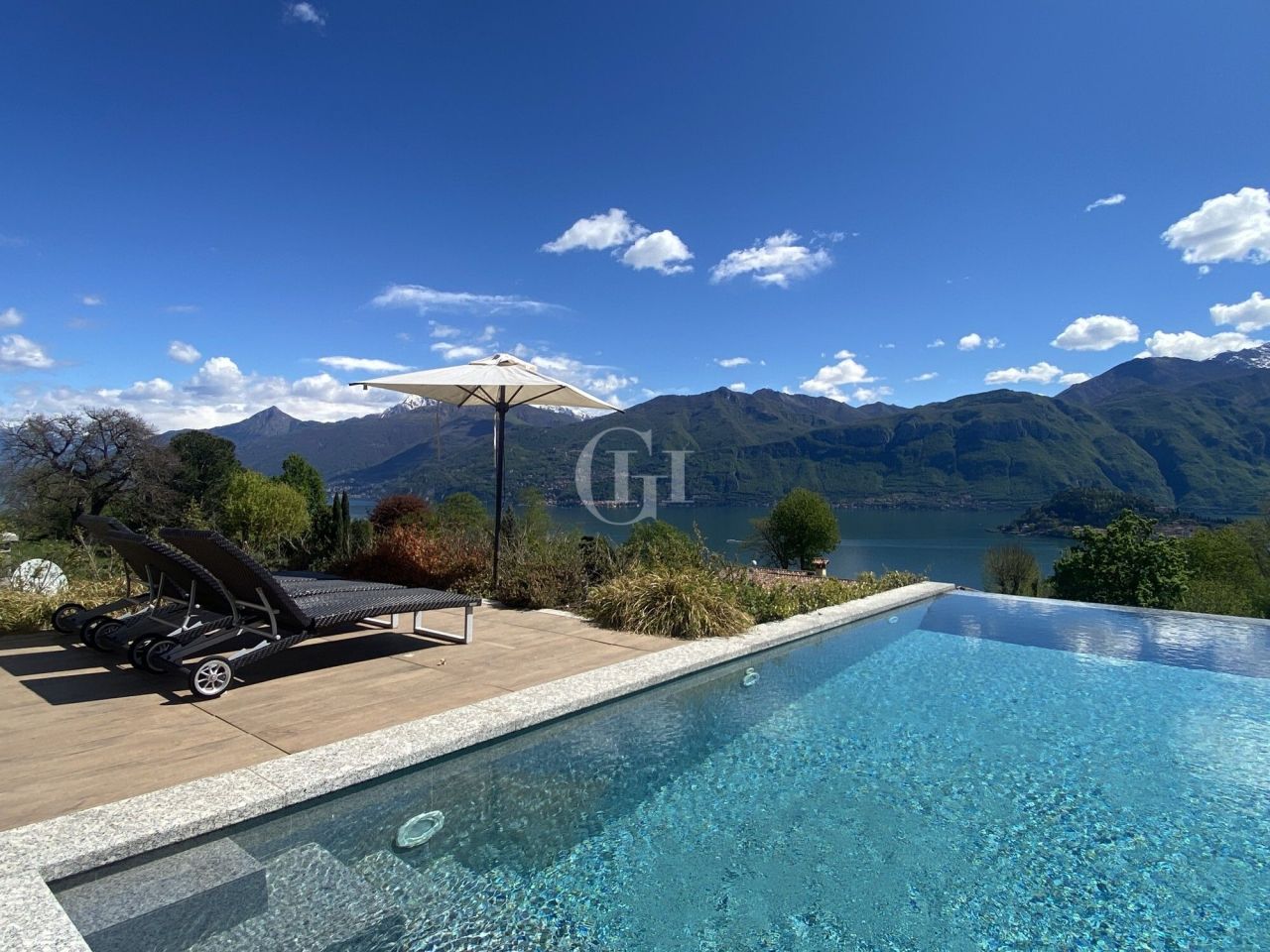 Villa on Lake Como, Italy, 460 m² - picture 1