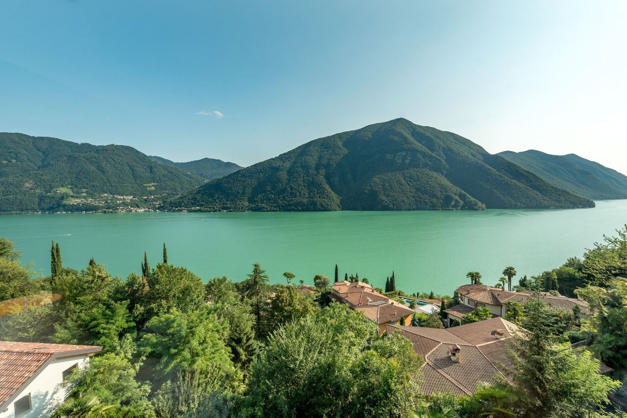 Villa in Lake Lugano, Italy, 228 m² - picture 18