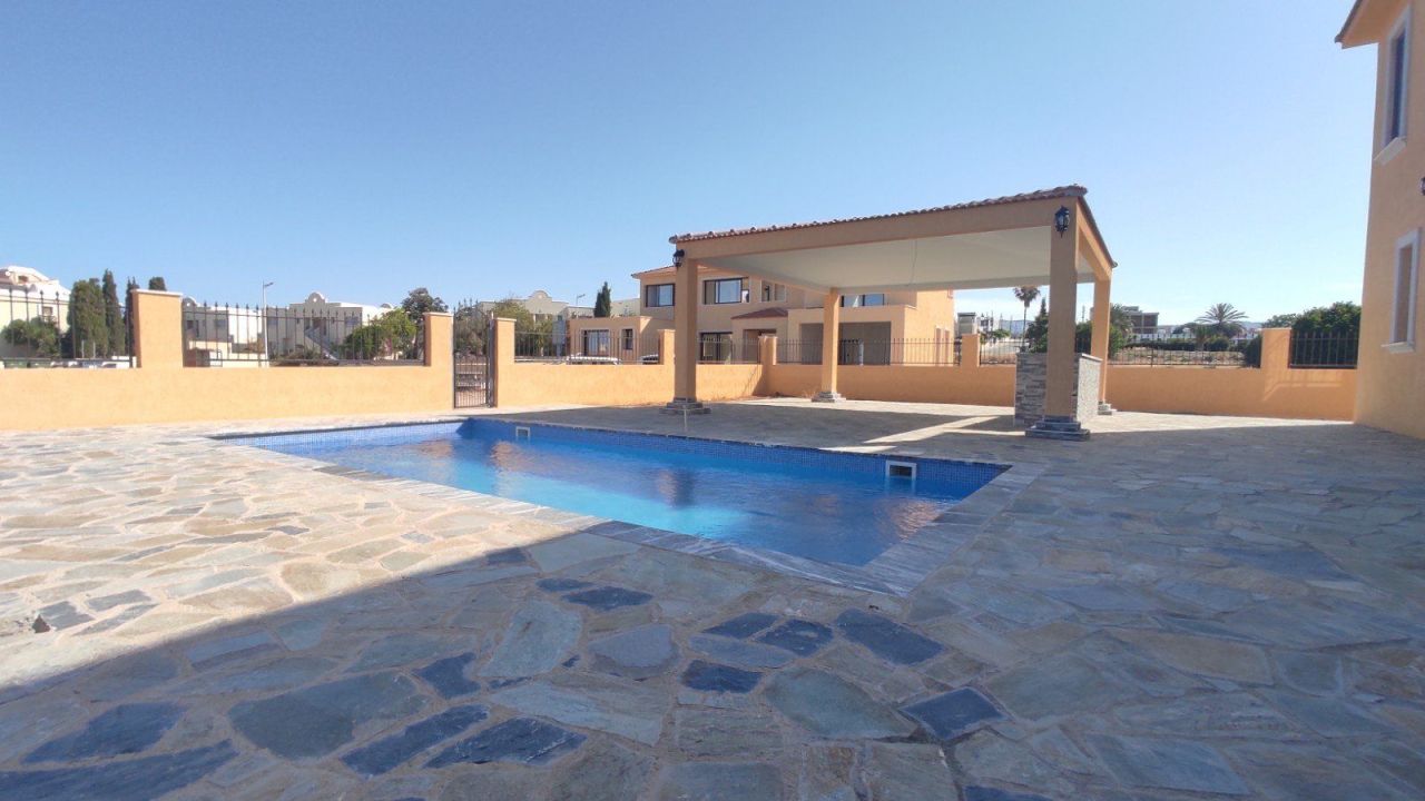 Haus in Chlorakas, Zypern, 447 m² - Foto 1