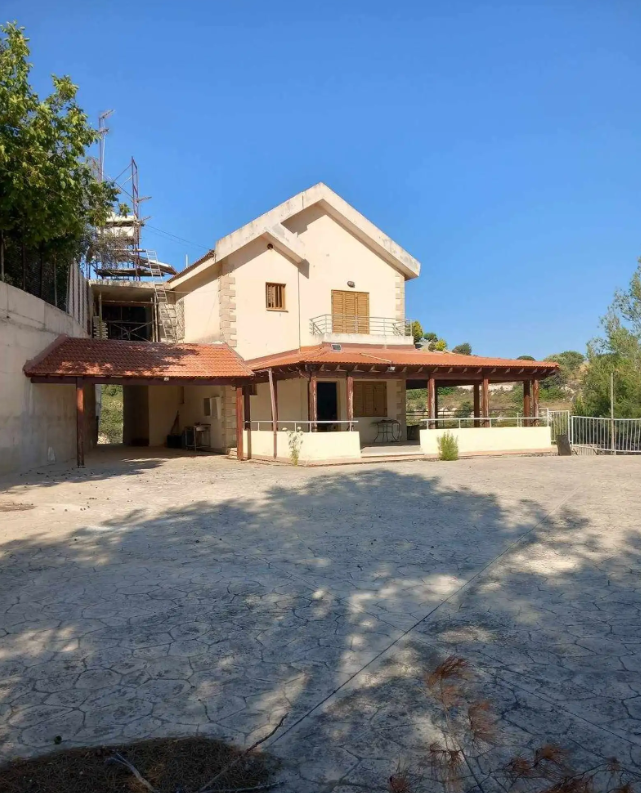 House in Limassol, Cyprus, 240 m² - picture 1