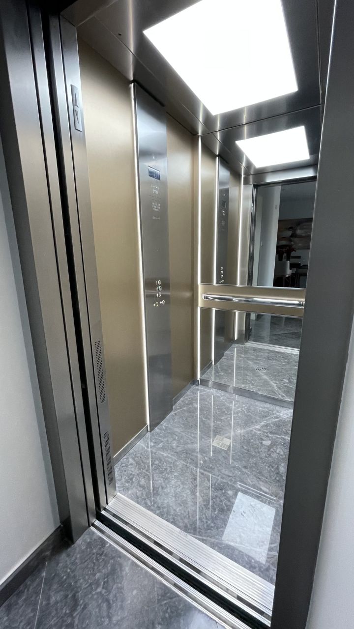 Casa en Germasogeia, Chipre, 803 m² - imagen 1