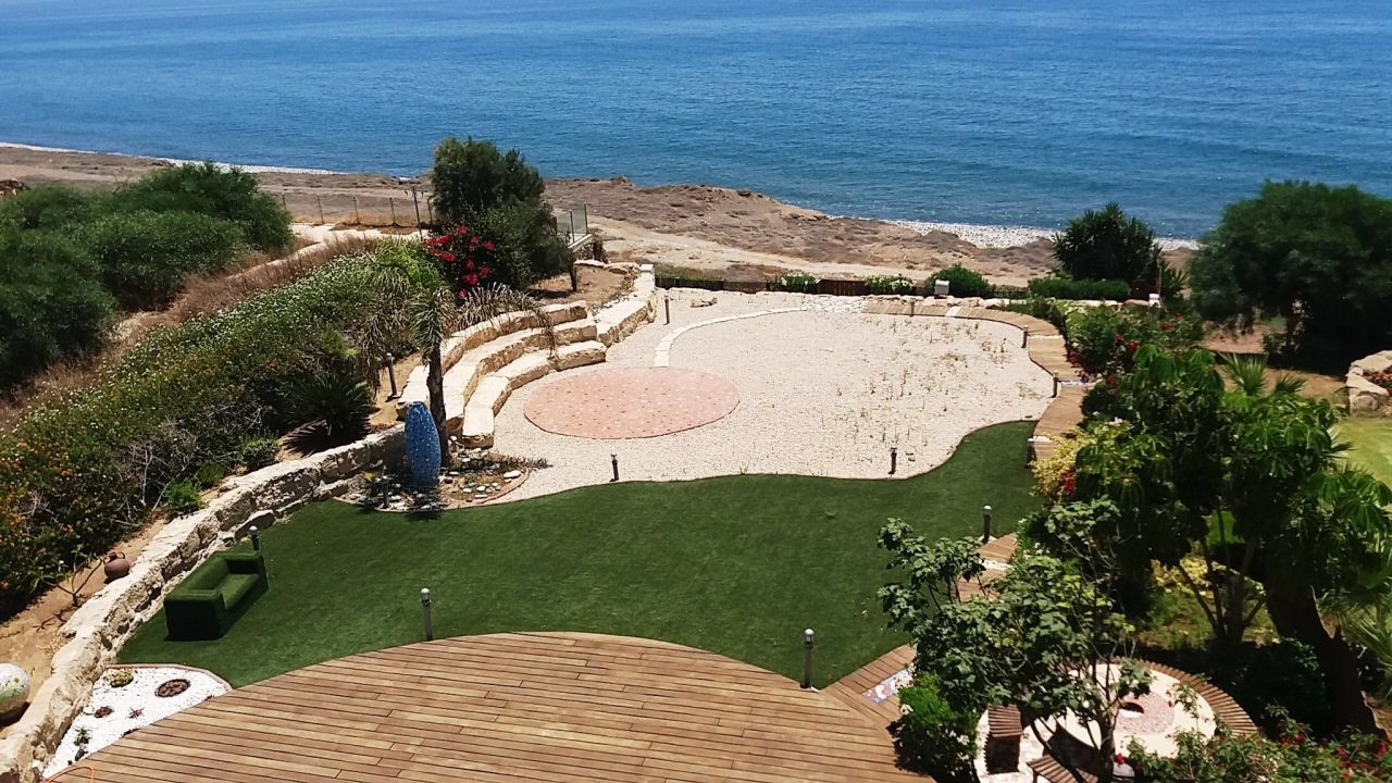House in Larnaca, Cyprus, 600 m² - picture 1