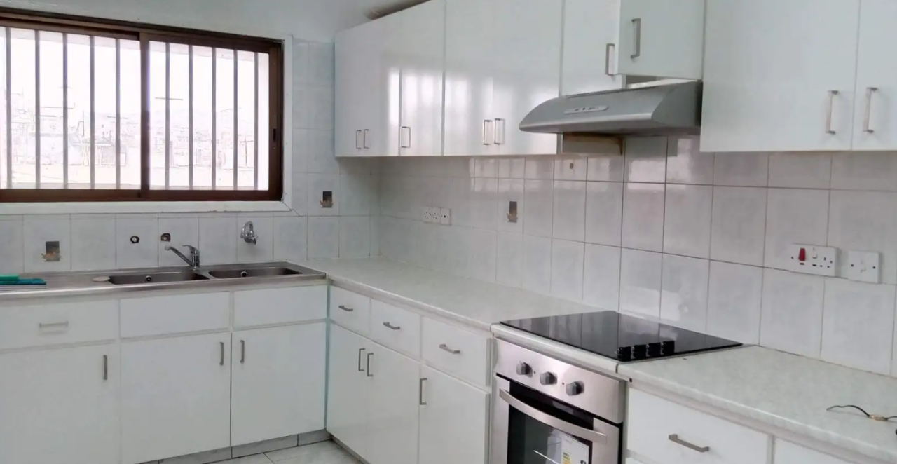 Commercial apartment building in Limassol, Cyprus, 242 m² - picture 4