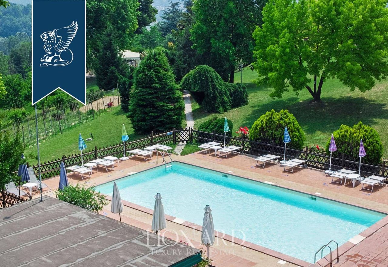 Granja en Asti, Italia, 1 146 m² - imagen 4