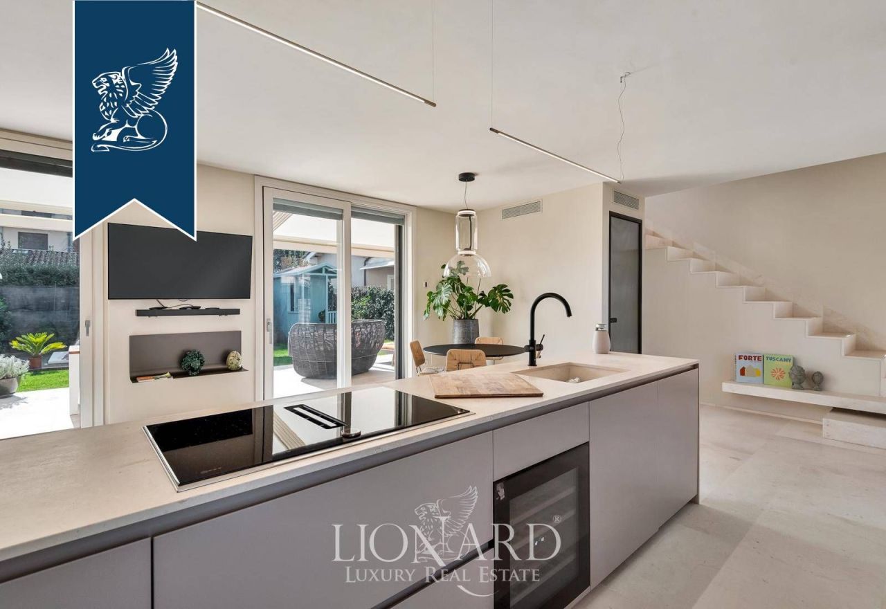 Villa in Pietrasanta, Italy, 200 m² - picture 8