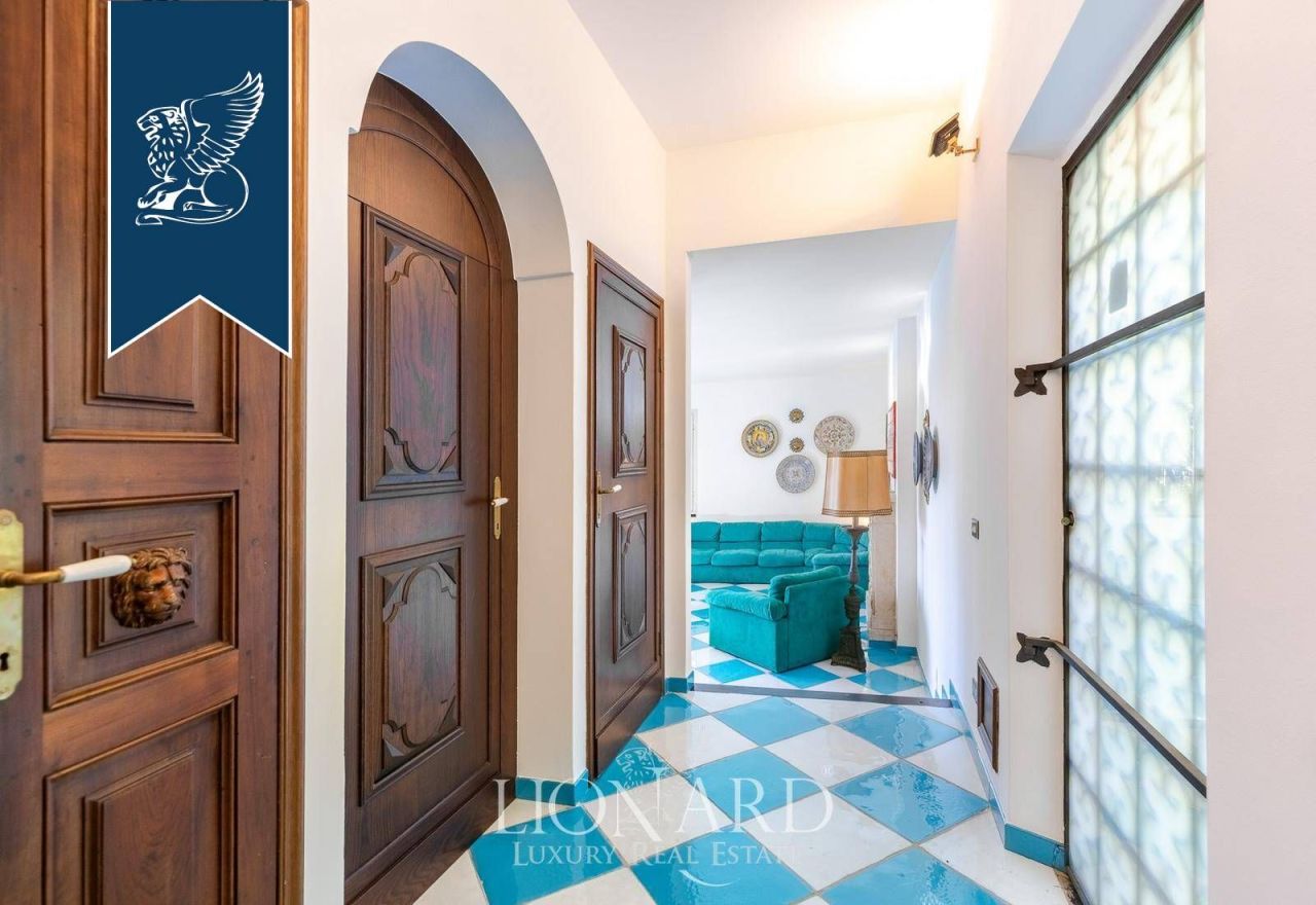 Villa à Gênes, Italie, 500 m² - image 9