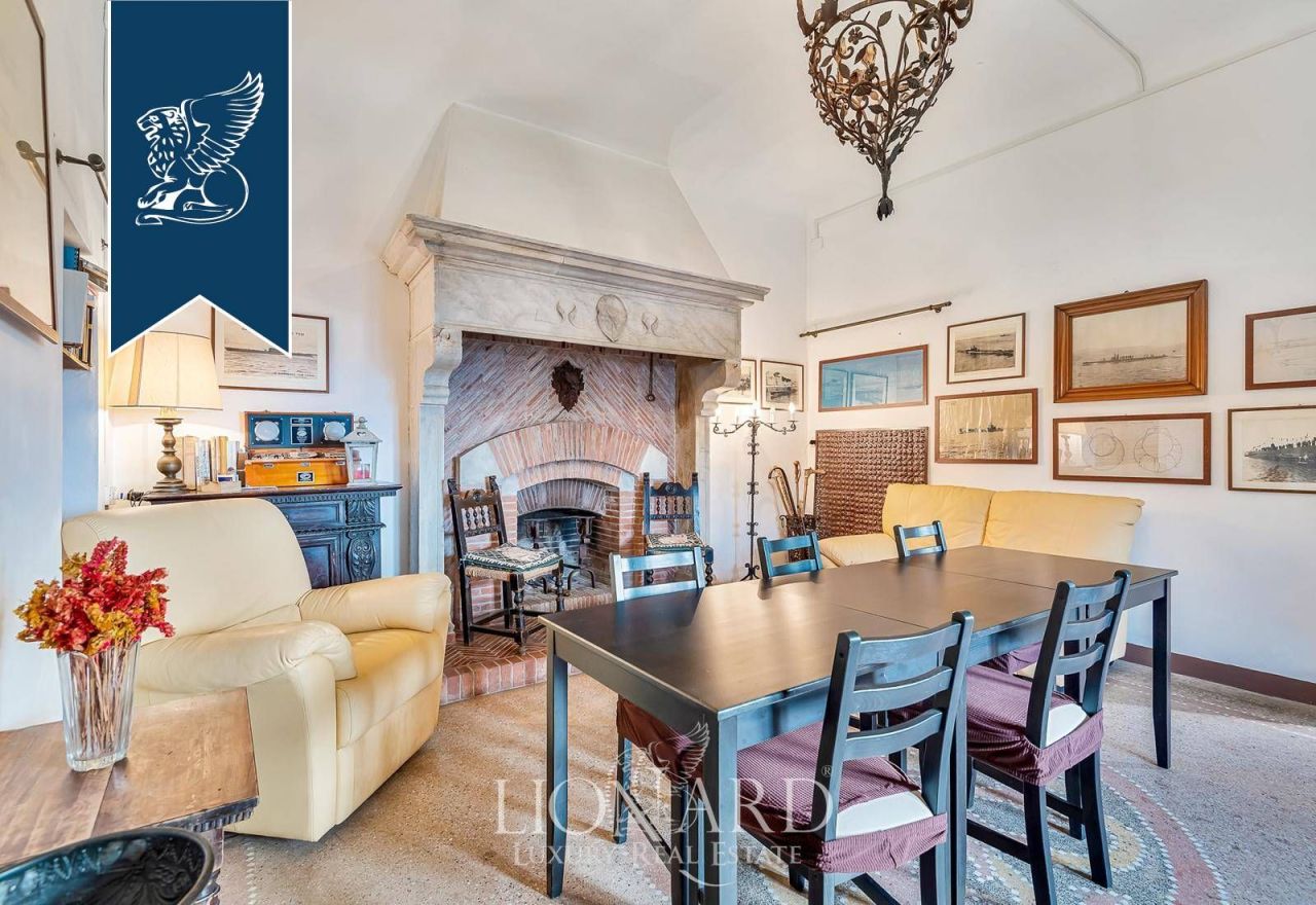 Villa à Camaiore, Italie, 900 m² - image 9