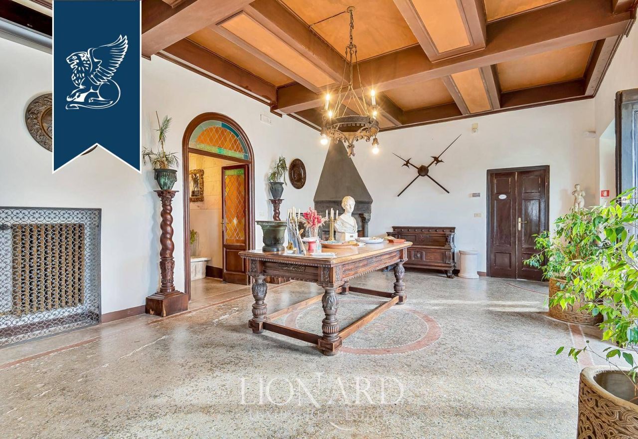 Villa à Camaiore, Italie, 900 m² - image 10