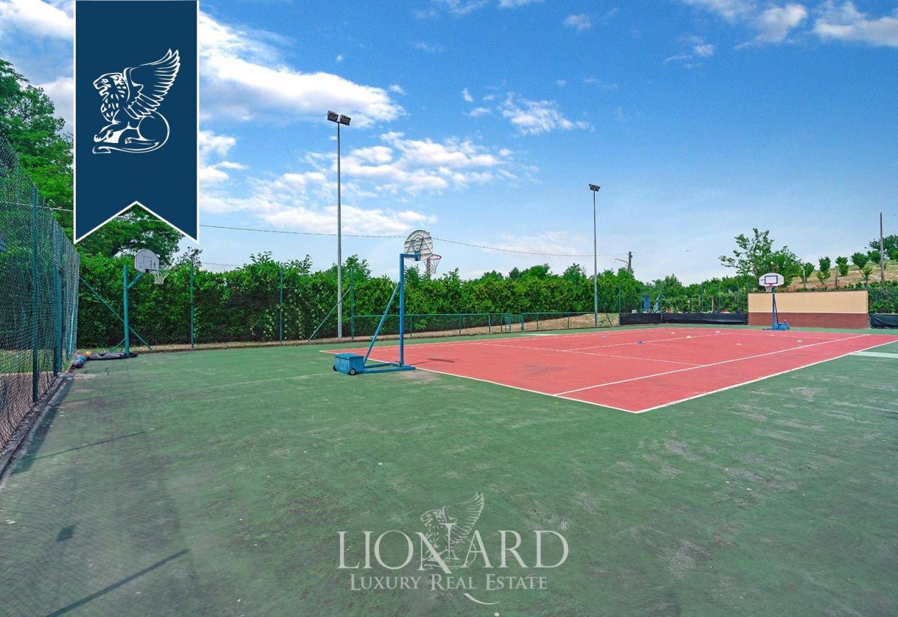 Granja en Asti, Italia, 1 146 m² - imagen 13