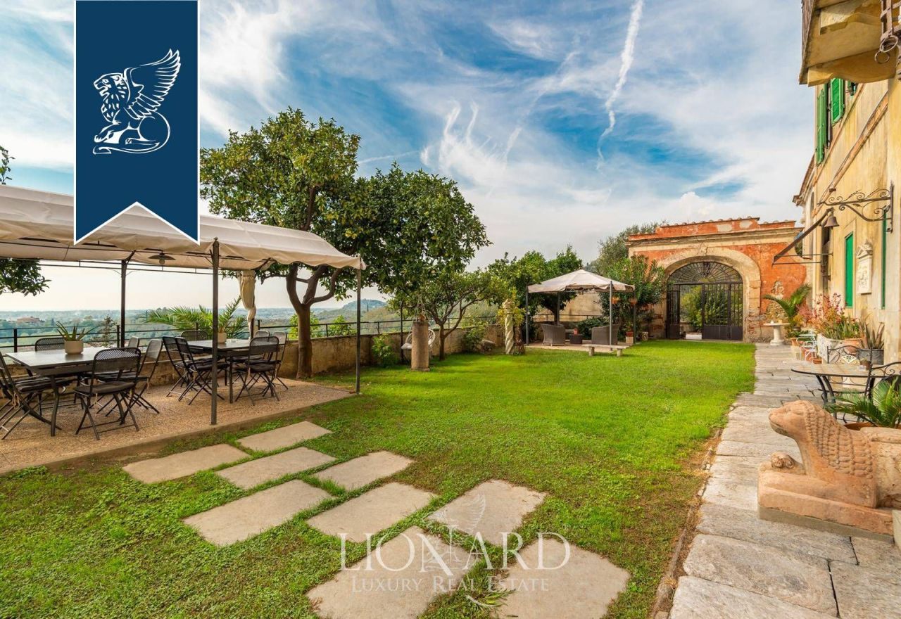 Villa à Camaiore, Italie, 900 m² - image 13