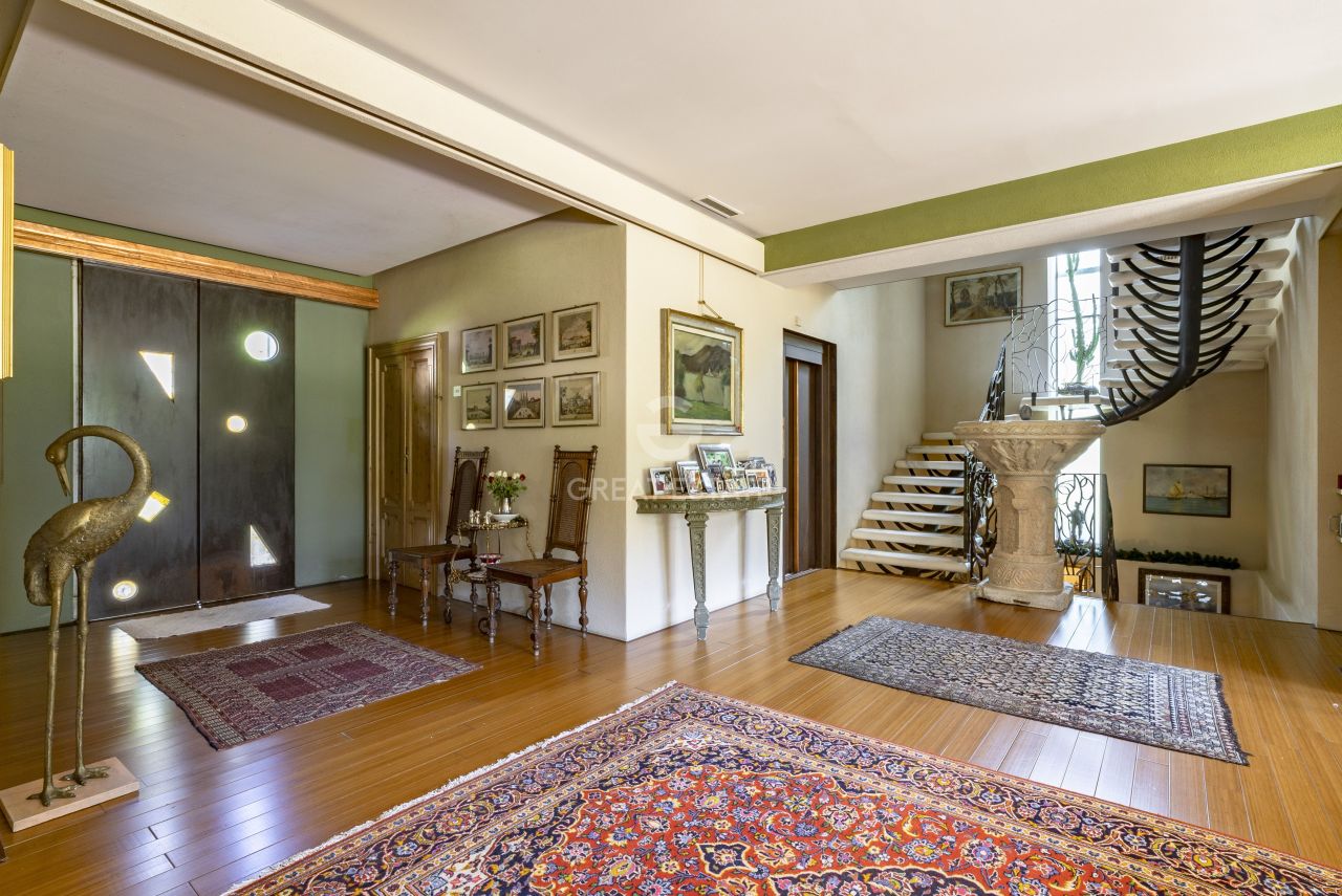 Villa en Como, Italia, 751.85 m² - imagen 9