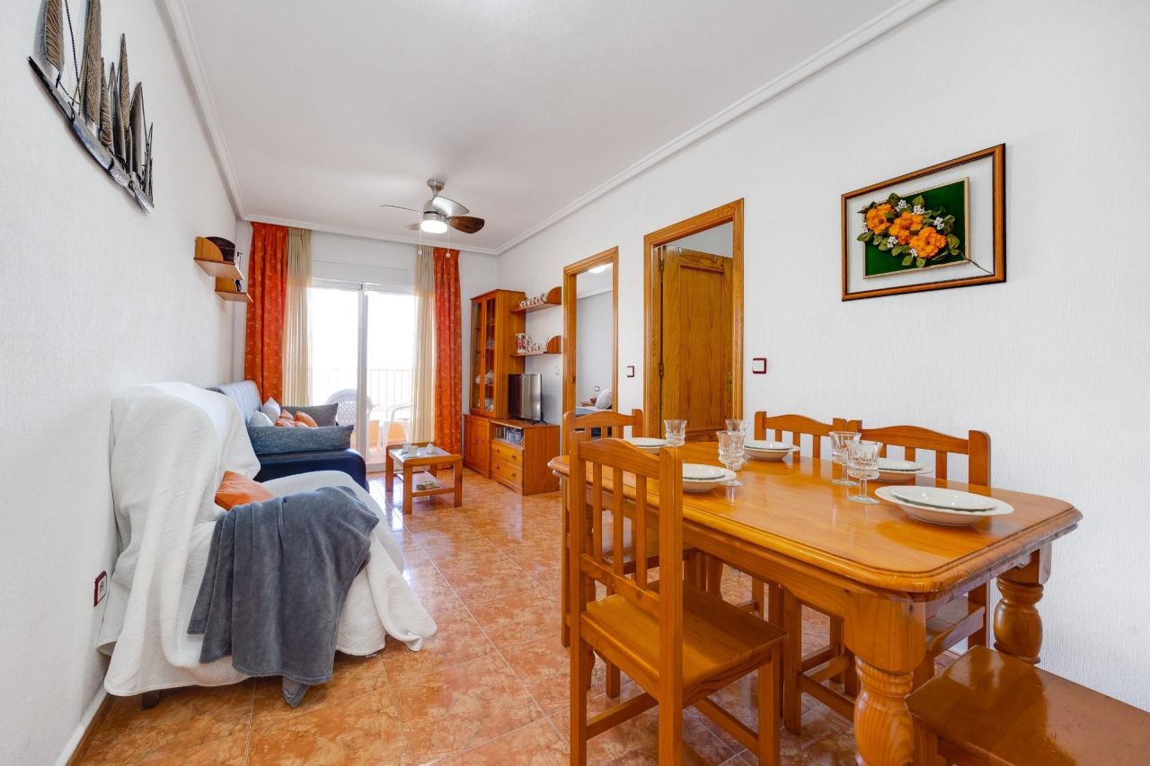 Appartement à Torrevieja, Espagne, 57 m² - image 1