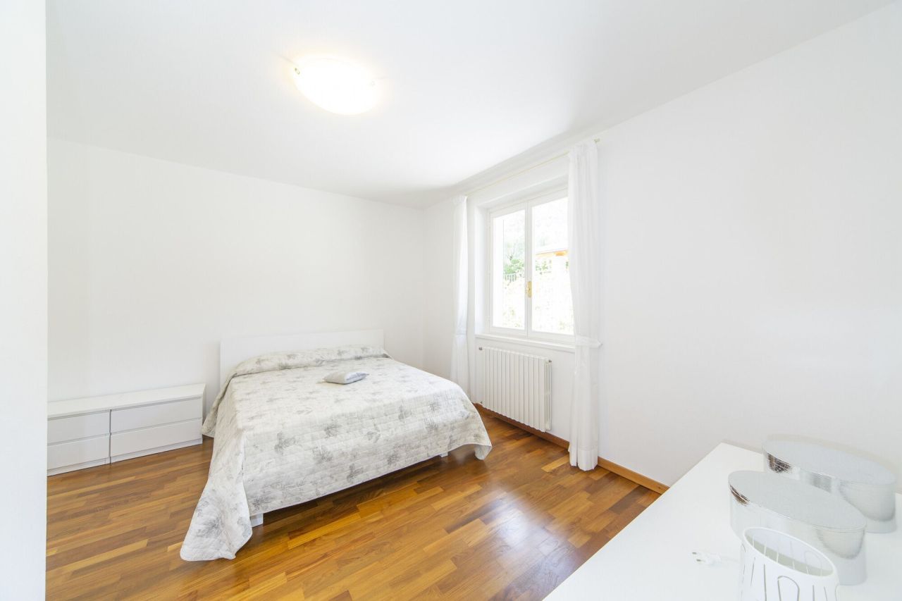 Villa on Lake Como, Italy, 250 m² - picture 15