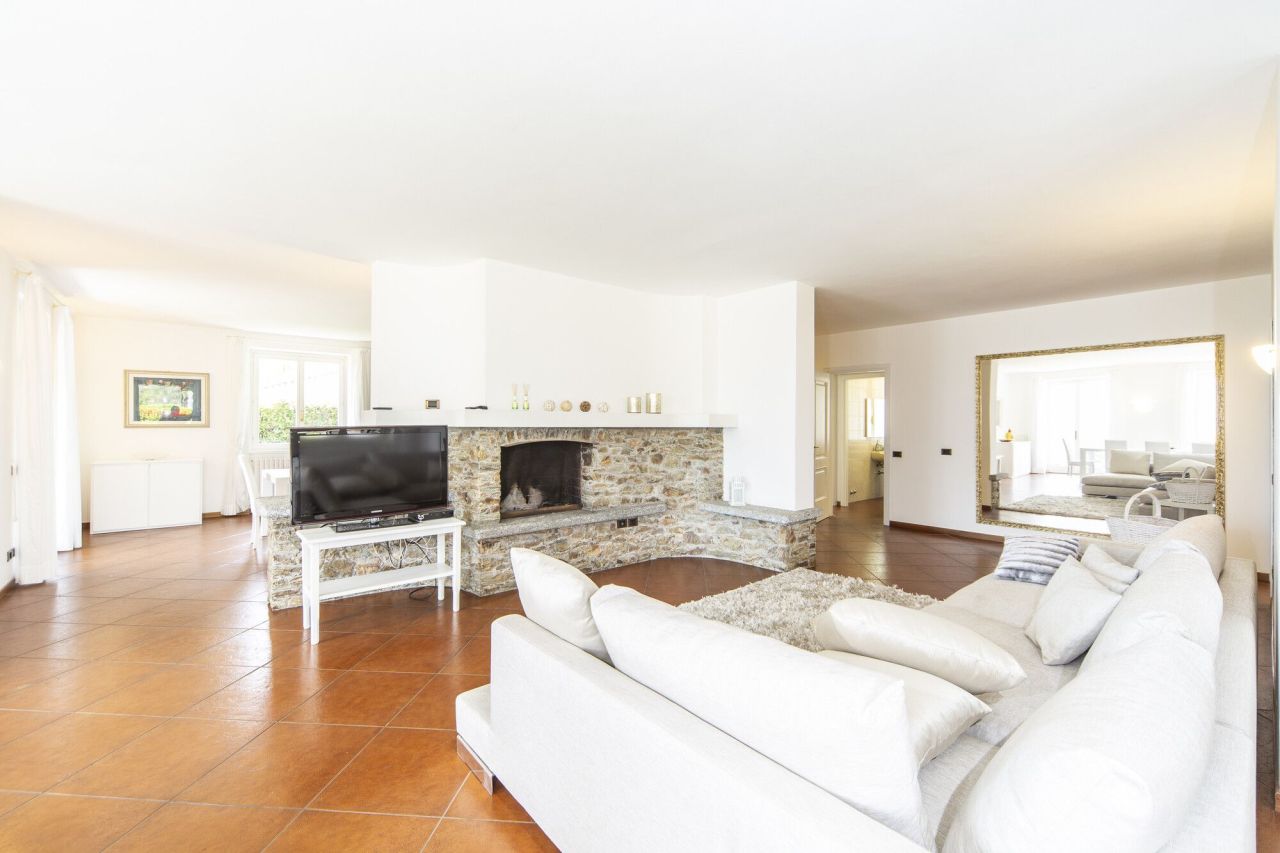 Villa on Lake Como, Italy, 250 m² - picture 7