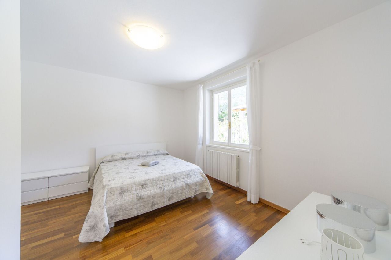 Villa on Lake Como, Italy, 250 m² - picture 11