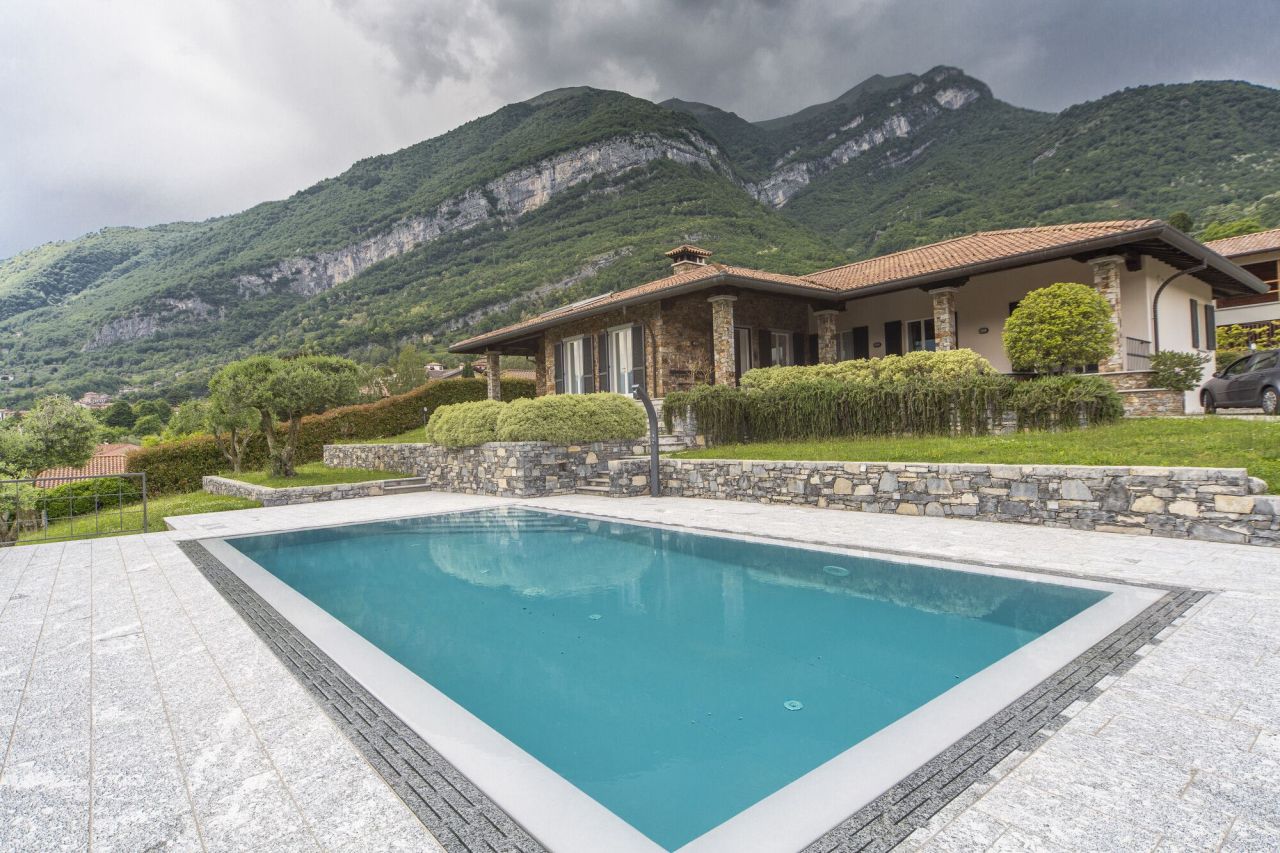 Villa por Lago de Como, Italia, 250 m² - imagen 1