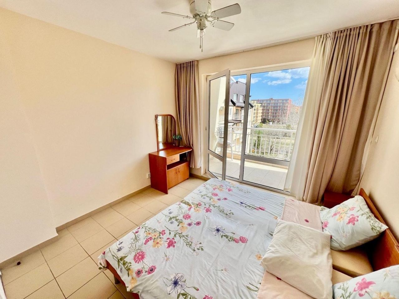 Appartement à Slantchev Briag, Bulgarie, 89 m² - image 1