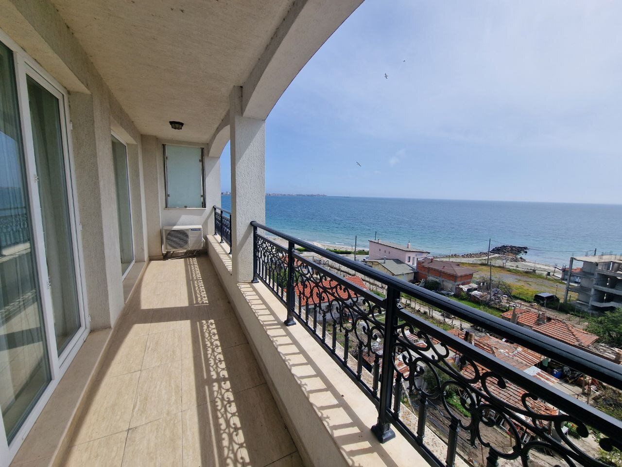 Appartement à Pomorie, Bulgarie, 77 m² - image 1